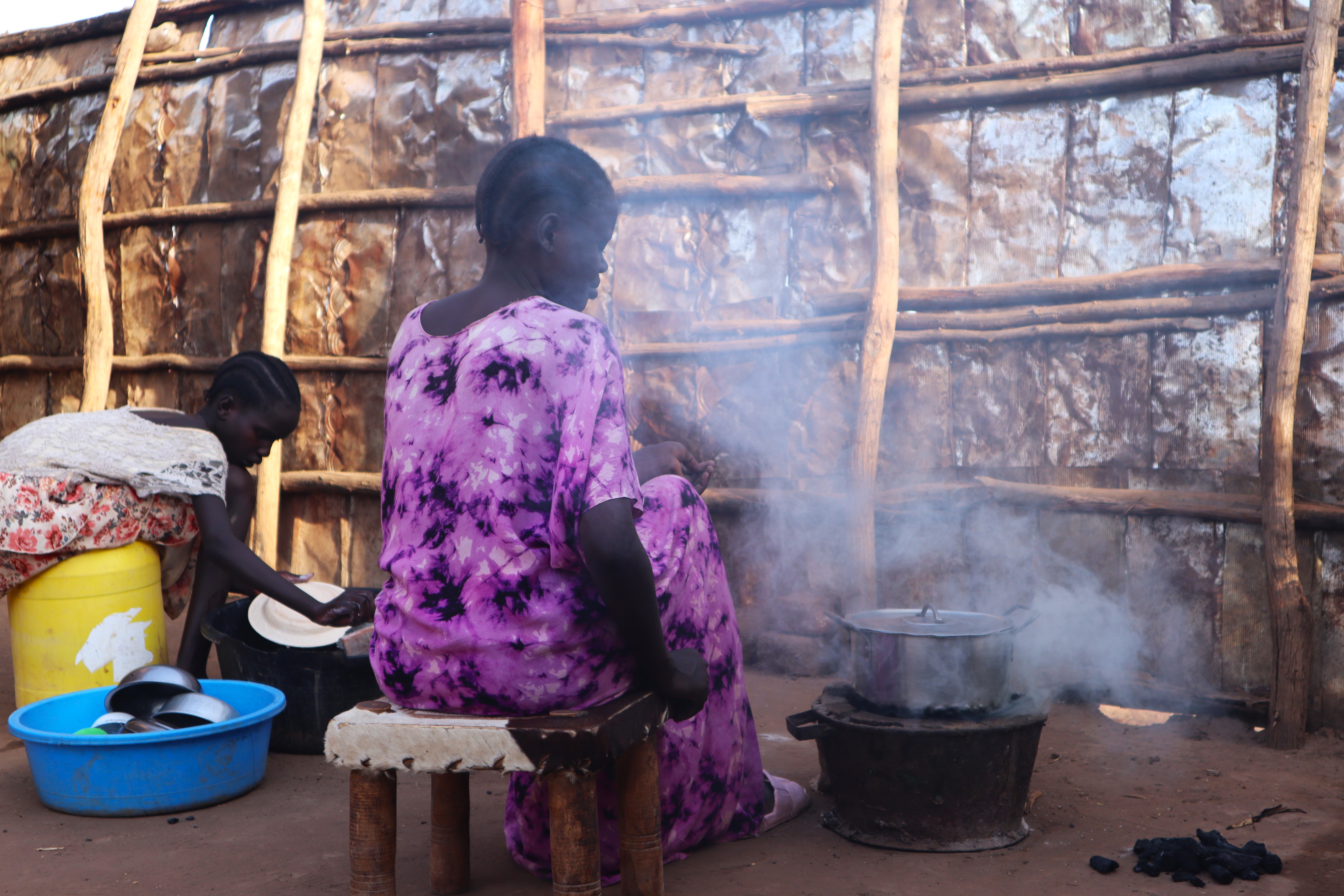 Traditional cooking methods in Kakuma Refugee Camp, Kenya. Credit: Last Mile Climate